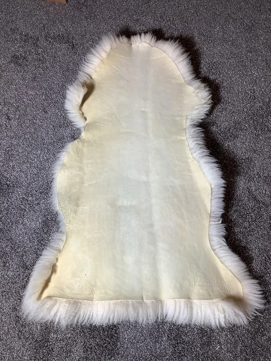 IKEA sheepskin rug - Picture 3 of 3